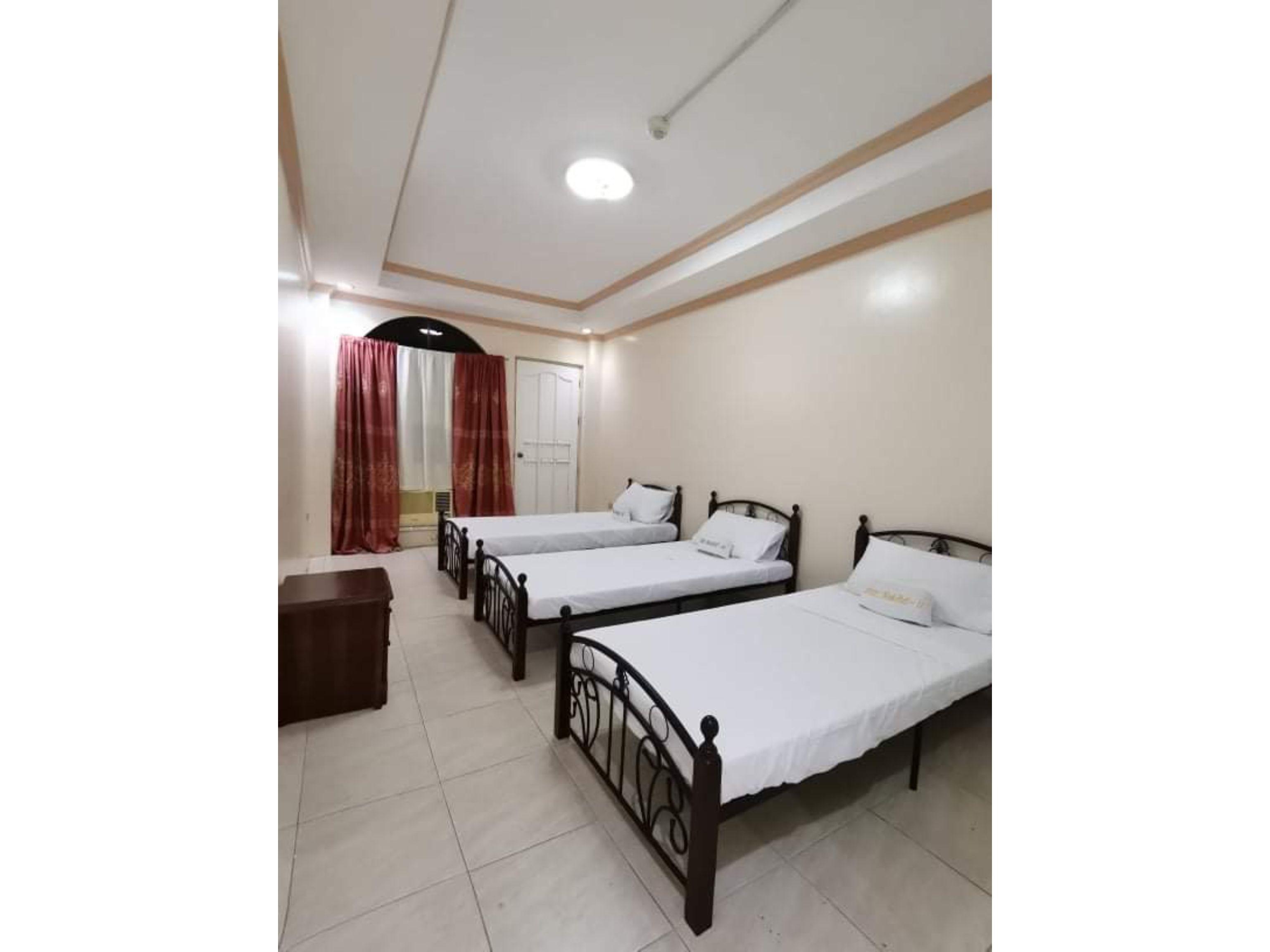 Hotel OYO 799 Ddd Habitat Iloilo Esterno foto