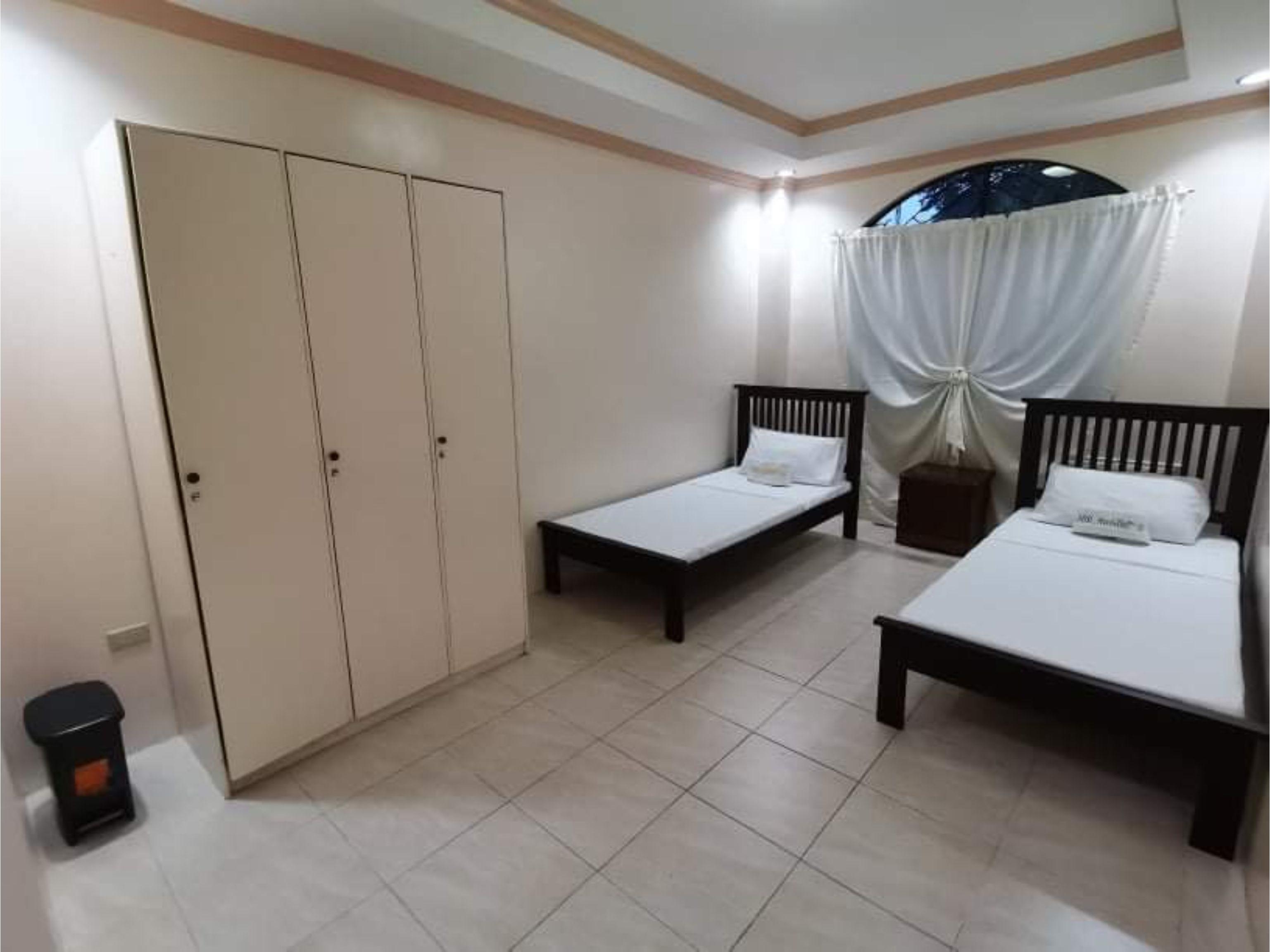 Hotel OYO 799 Ddd Habitat Iloilo Esterno foto